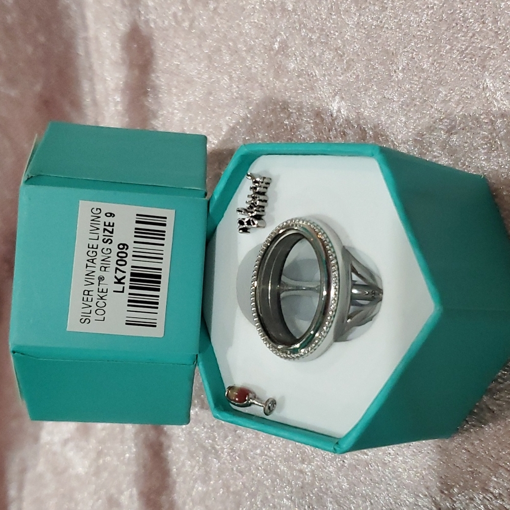 Origami Owl Ring 💍